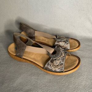 Women's Rieker Regina Sandals Metal Embellishments Slip On‎ Size 41/ US 9,5 Gray